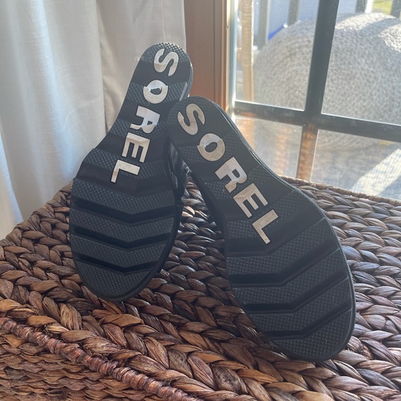 Sorel Sandals - Picture 3 of 4